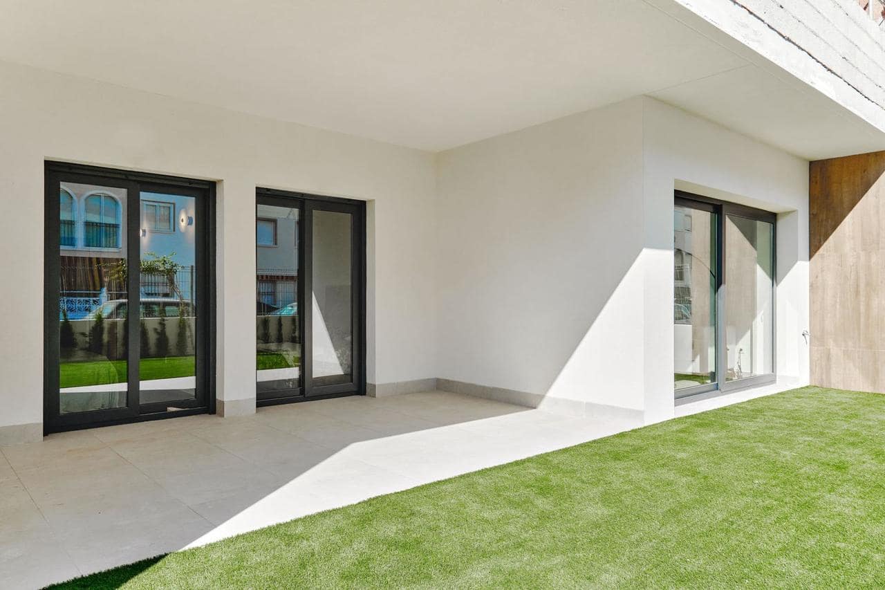 2 soverom Bungalow til salgs i Torrevieja med svømmebasseng - € 360 000 (Ref: 9393100)