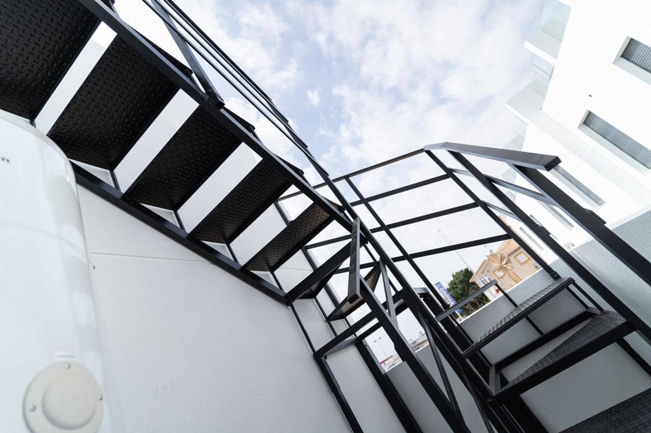 4 bedroom Villa for sale in Orihuela Costa with pool - € 699,900 (Ref: 9393136)