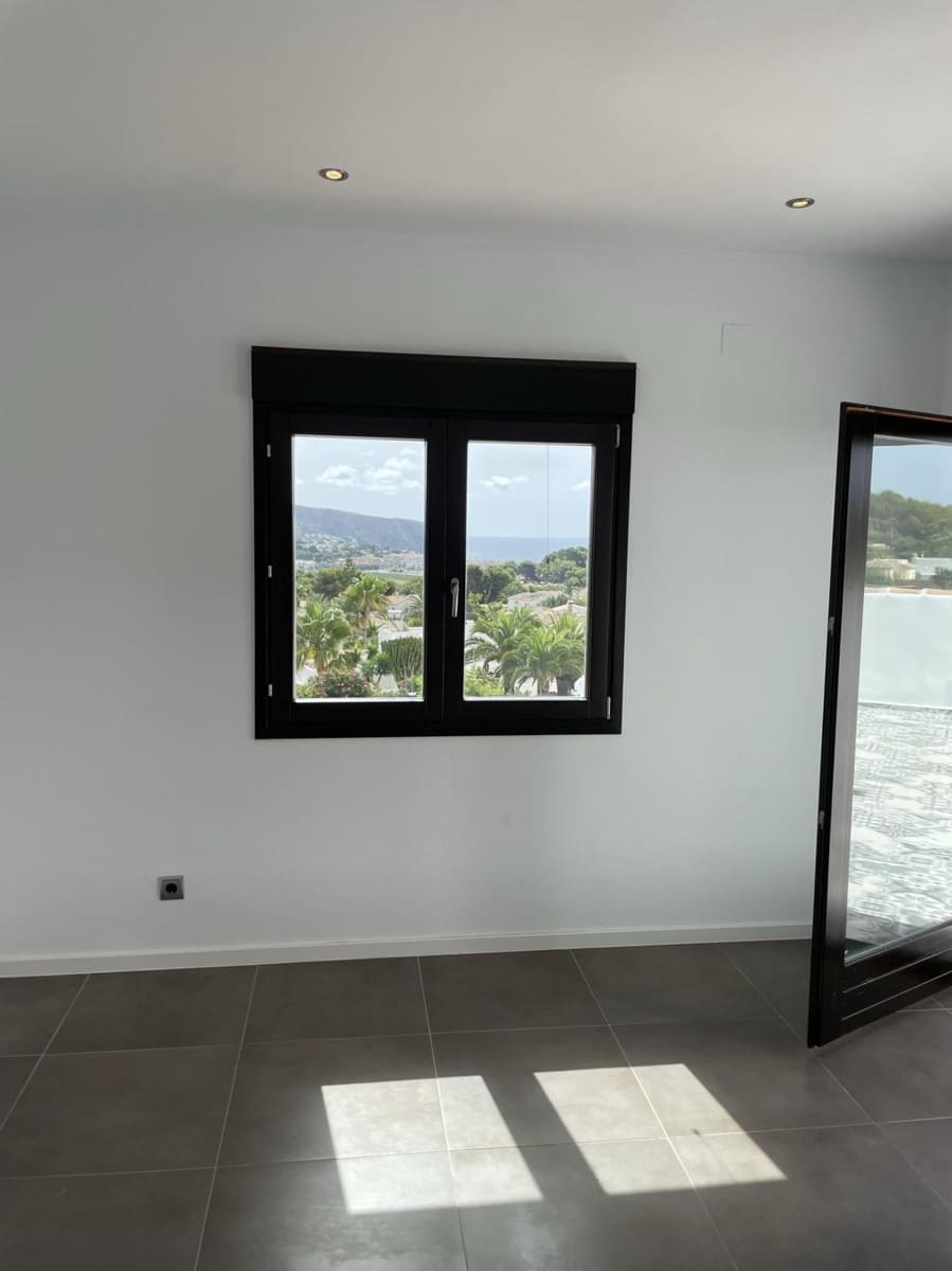 4 slaapkamer Villa te koop in Moraira met zwembad - € 1.440.000 (Ref: 9393229)