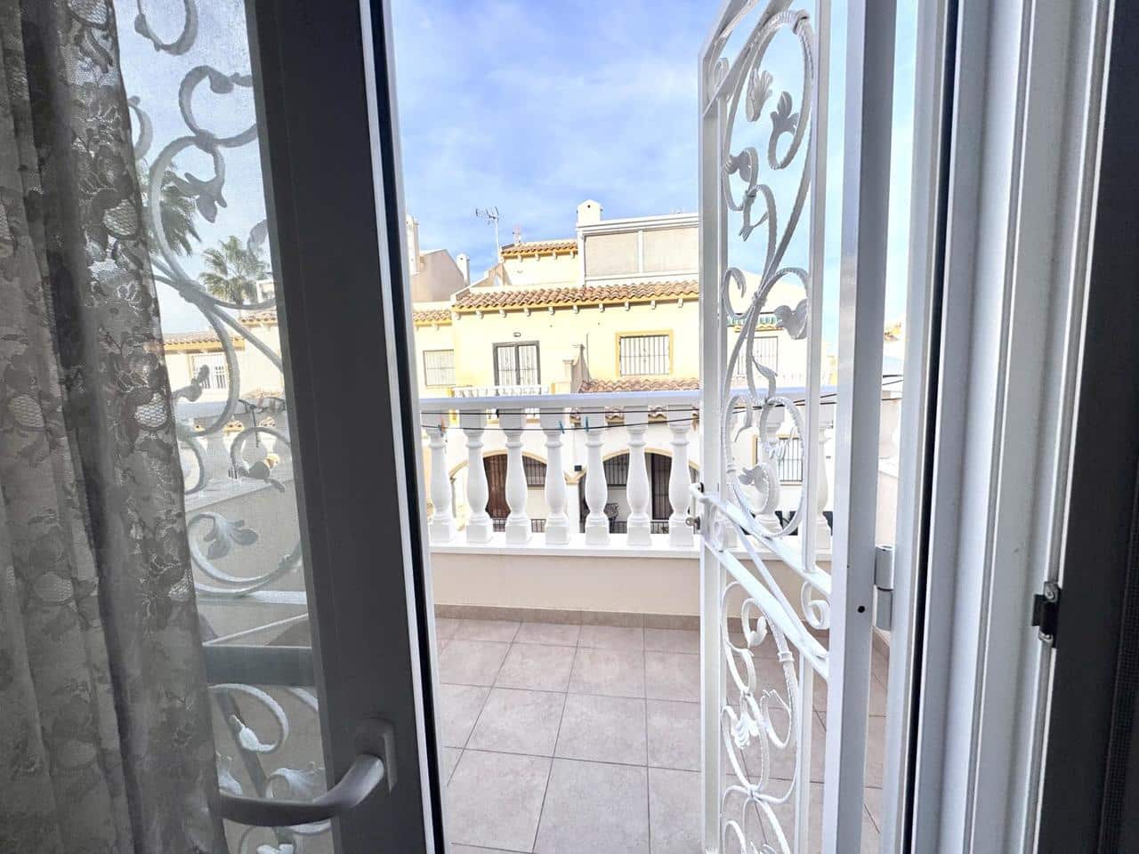 5 makuuhuone Omakotitalo myytävänä paikassa Orihuela Costa mukana uima-altaan - 210 000 € (Ref: 9393778)