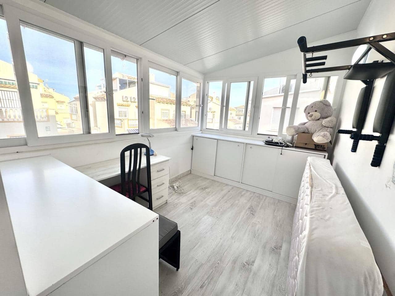 5 makuuhuone Omakotitalo myytävänä paikassa Orihuela Costa mukana uima-altaan - 210 000 € (Ref: 9393778)