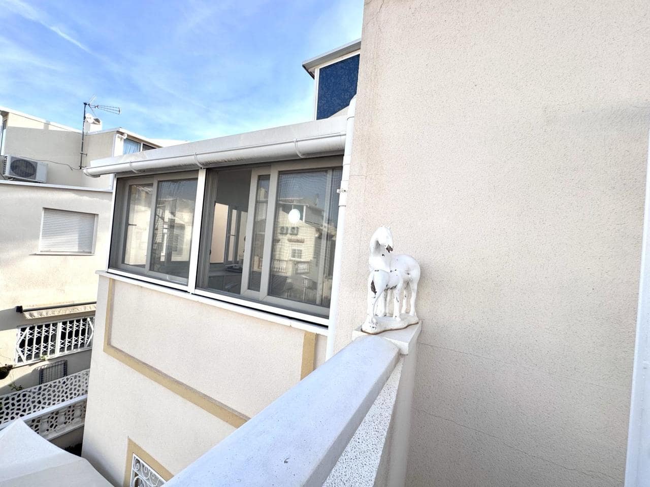 5 makuuhuone Omakotitalo myytävänä paikassa Orihuela Costa mukana uima-altaan - 210 000 € (Ref: 9393778)