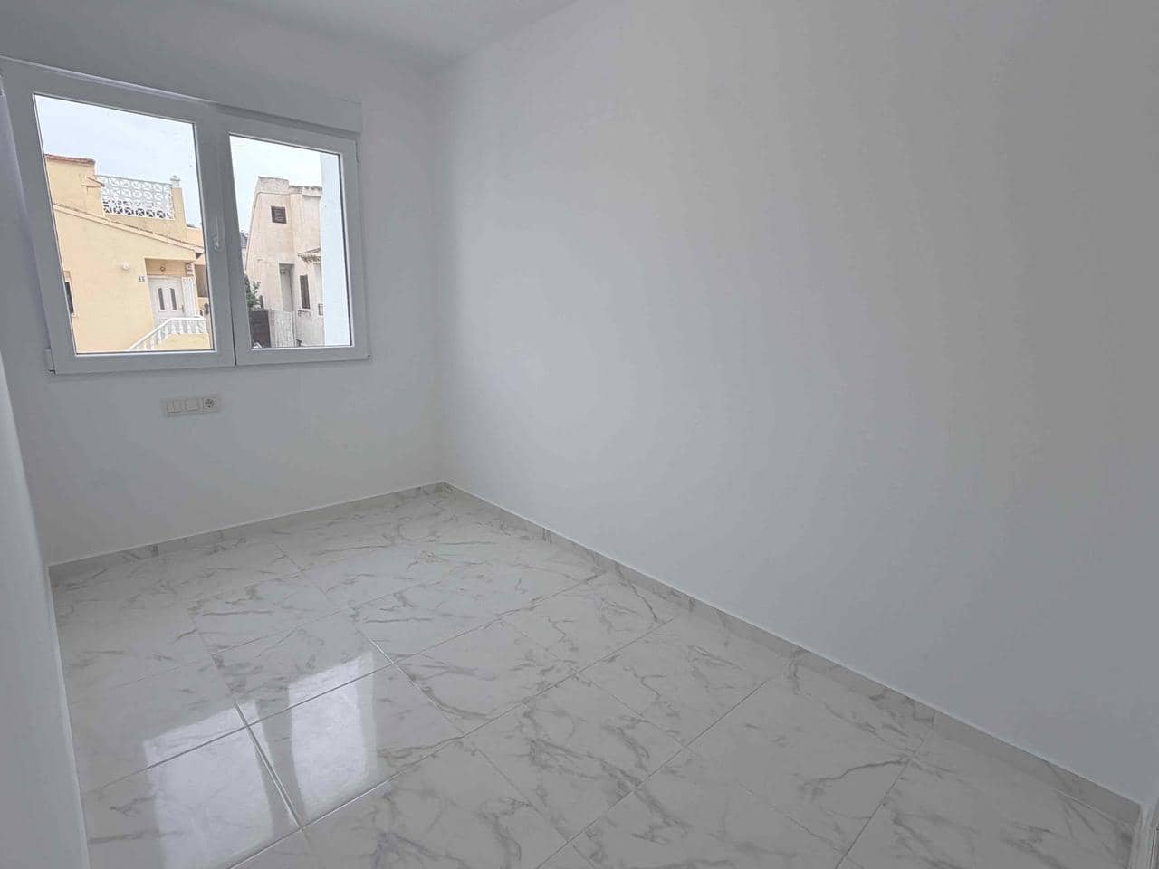 3 Zimmer Haus zu verkaufen in Torrevieja - 229.000 € (Ref: 9393779)