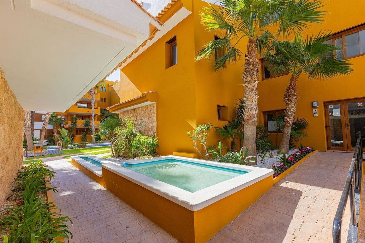 2 soverom Leilighet til salgs i Torrevieja med svømmebasseng - € 255 000 (Ref: 9393785)