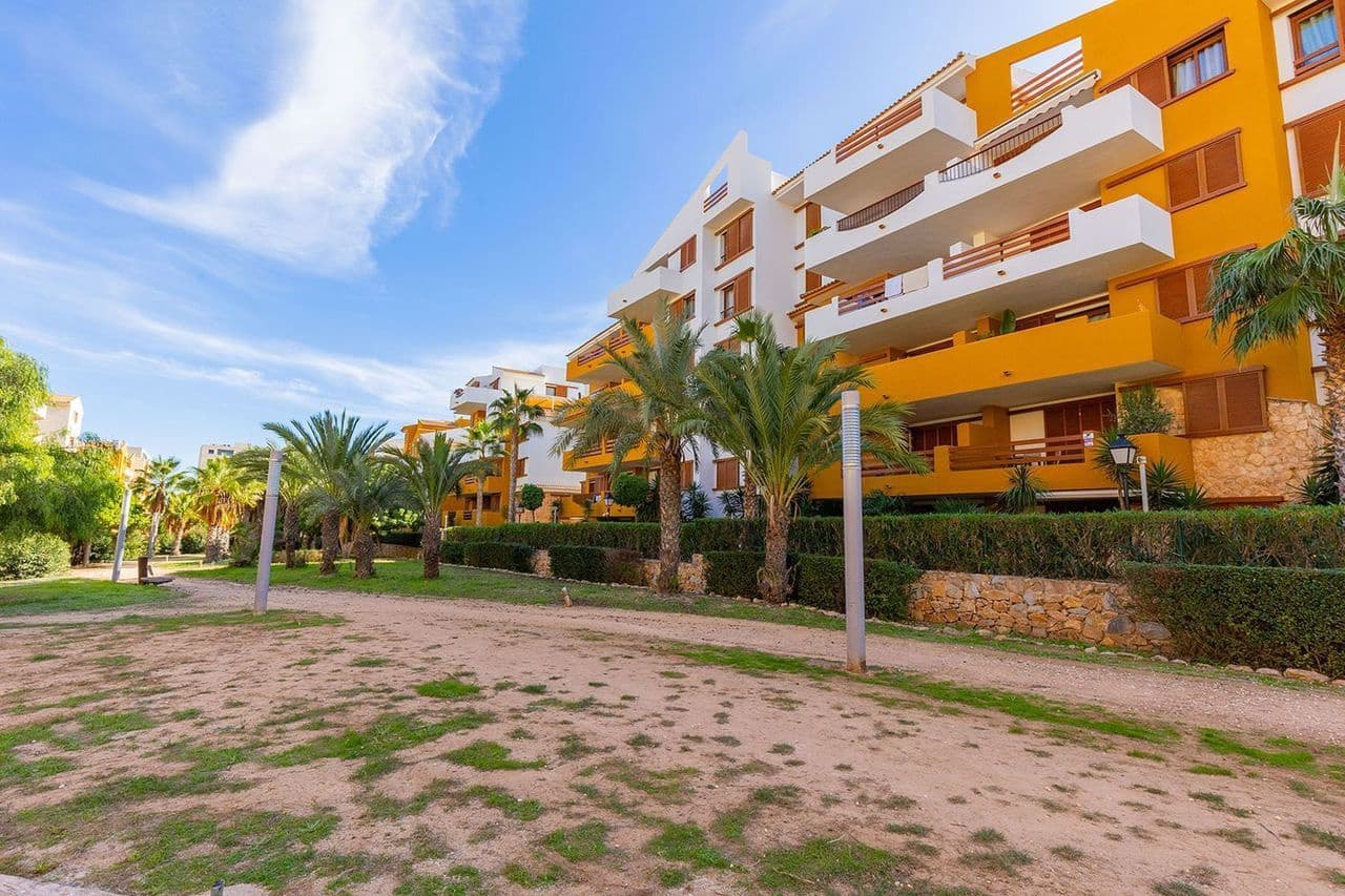 2 soverom Leilighet til salgs i Torrevieja med svømmebasseng - € 255 000 (Ref: 9393785)
