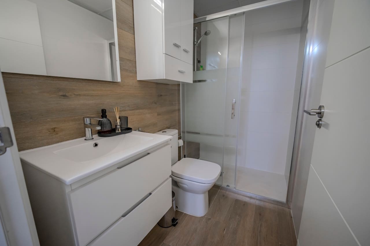 3 bedroom Apartment for sale in Los Alcazares with pool - € 250,000 (Ref: 9393791)