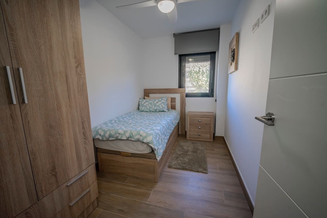 3 bedroom Apartment for sale in Los Alcazares with pool - € 250,000 (Ref: 9393791)