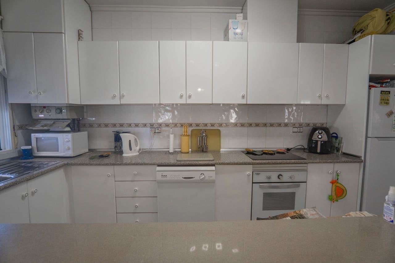 3 makuuhuone Huvila myytävänä paikassa Ciudad Quesada mukana uima-altaan - 380 000 € (Ref: 9393792)