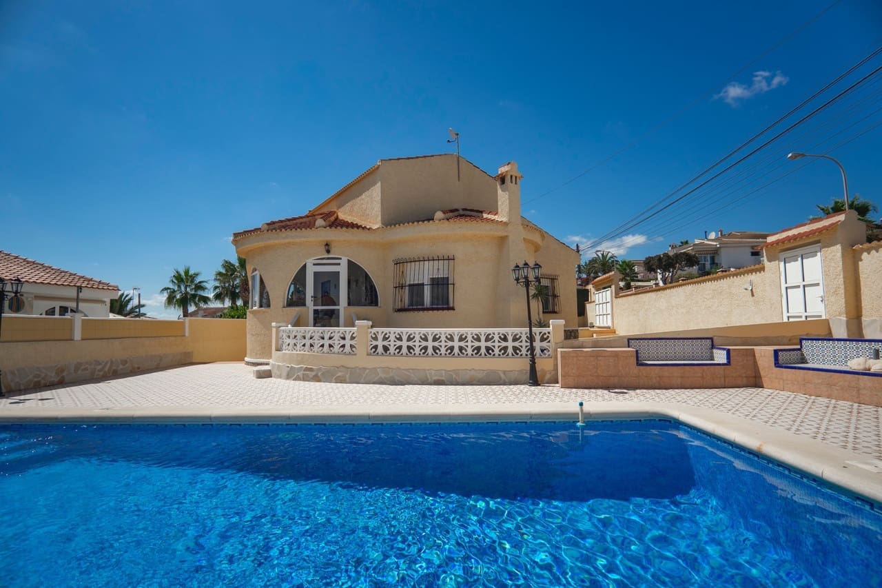 3 makuuhuone Huvila myytävänä paikassa Ciudad Quesada mukana uima-altaan - 380 000 € (Ref: 9393792)