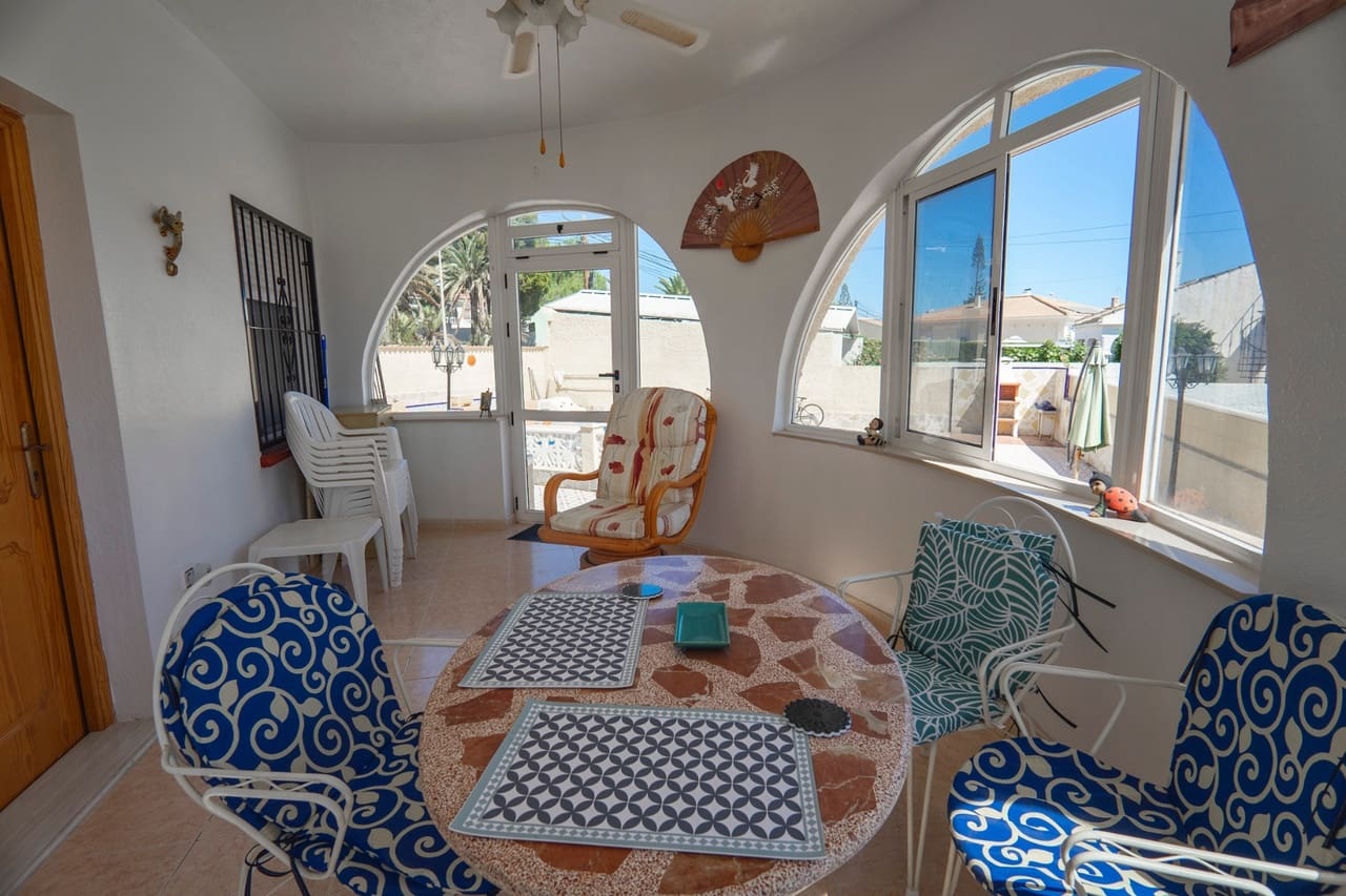 3 makuuhuone Huvila myytävänä paikassa Ciudad Quesada mukana uima-altaan - 380 000 € (Ref: 9393792)