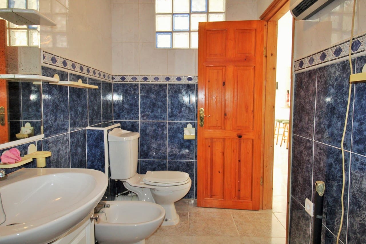 3 chambre Maison de Ville à vendre à Villamartin avec piscine - 249 990 € (Ref: 9395707)