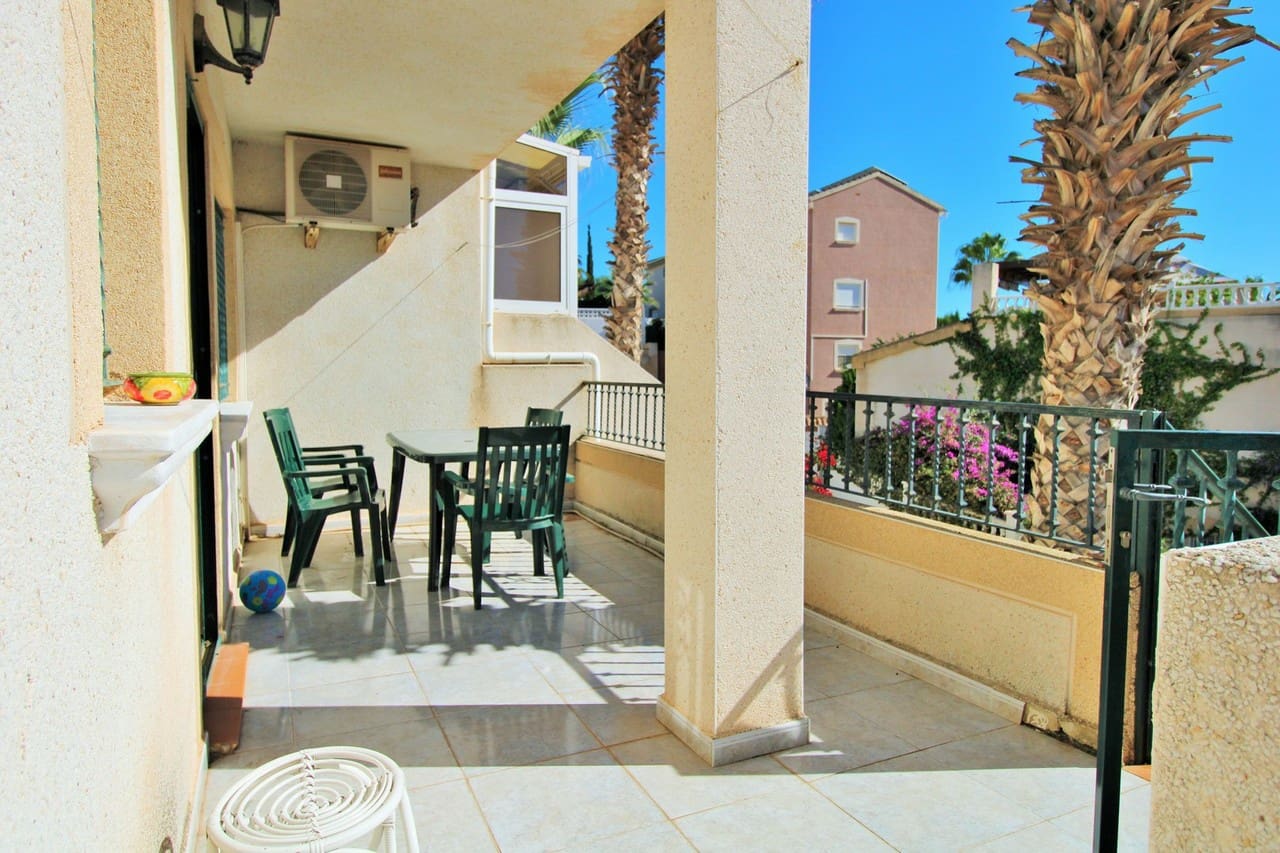 3 bedroom Townhouse for sale in Villamartin with pool garage - € 249,990 (Ref: 9395707)
