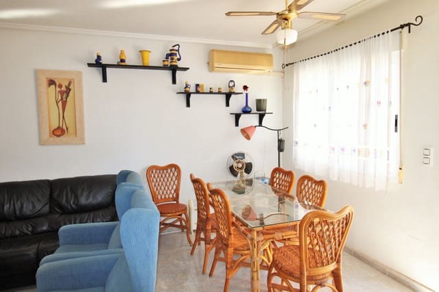 3 makuuhuone Omakotitalo myytävänä paikassa Villamartin, Orihuela mukana uima-altaan 
autotalli - 249 990 € (Ref: 9395707)