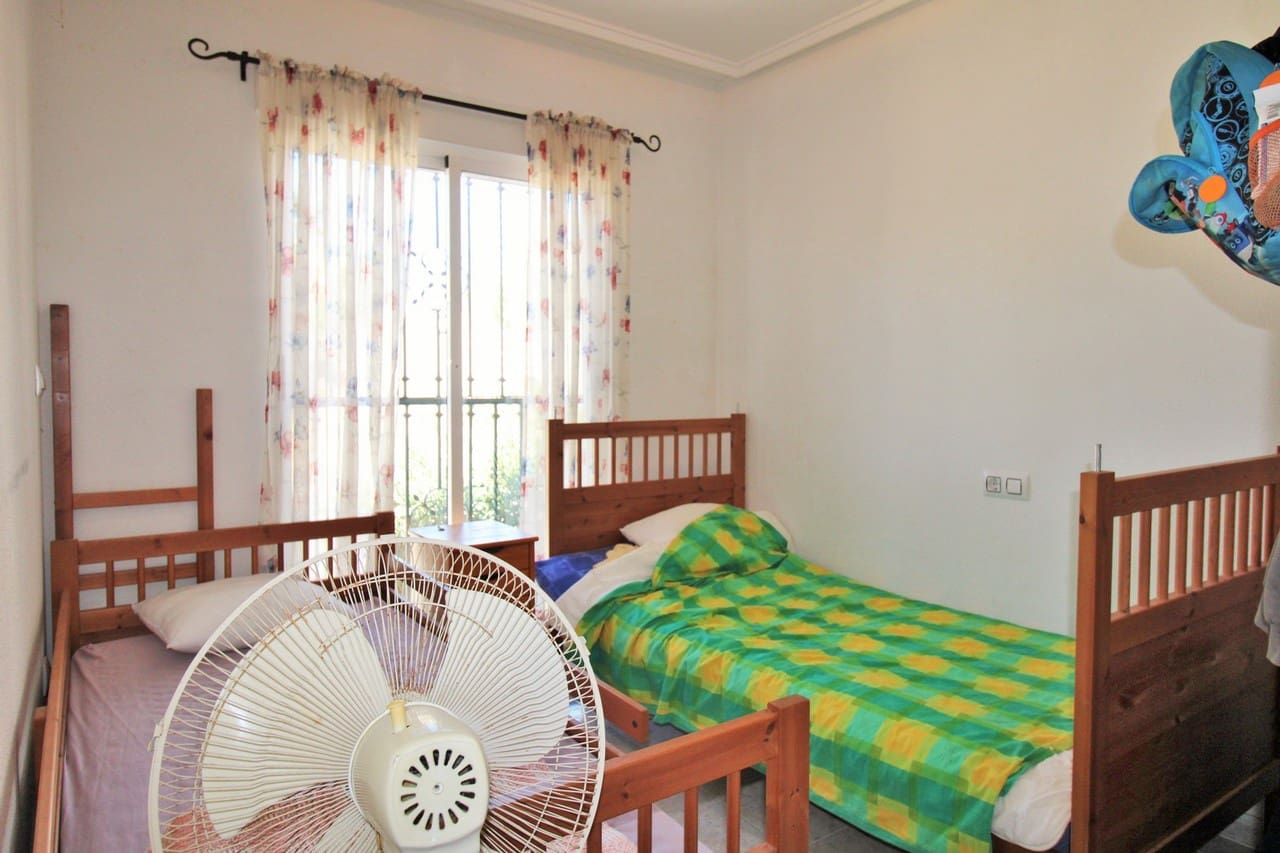 3 quarto Casa em Banda para venda em Villamartin com piscina garagem - 249 990 € (Ref: 9395707)