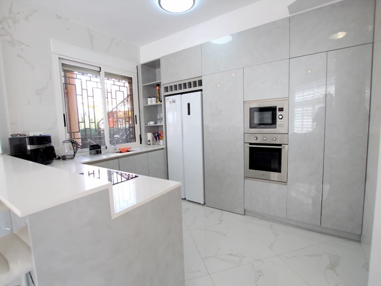 6 bedroom Villa for sale in Algorfa with pool - € 395,000 (Ref: 9398176)