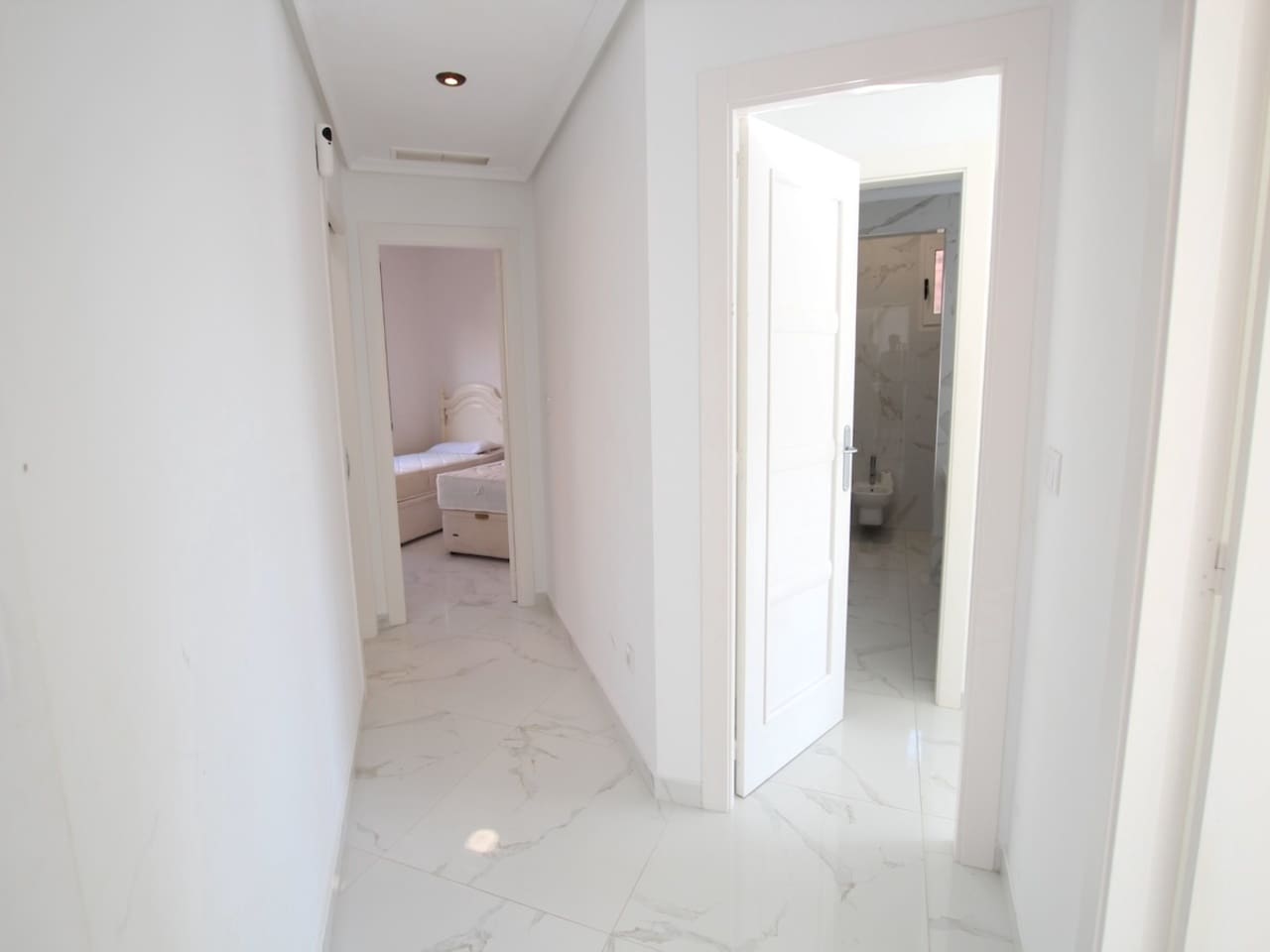 6 bedroom Villa for sale in Algorfa with pool - € 395,000 (Ref: 9398176)