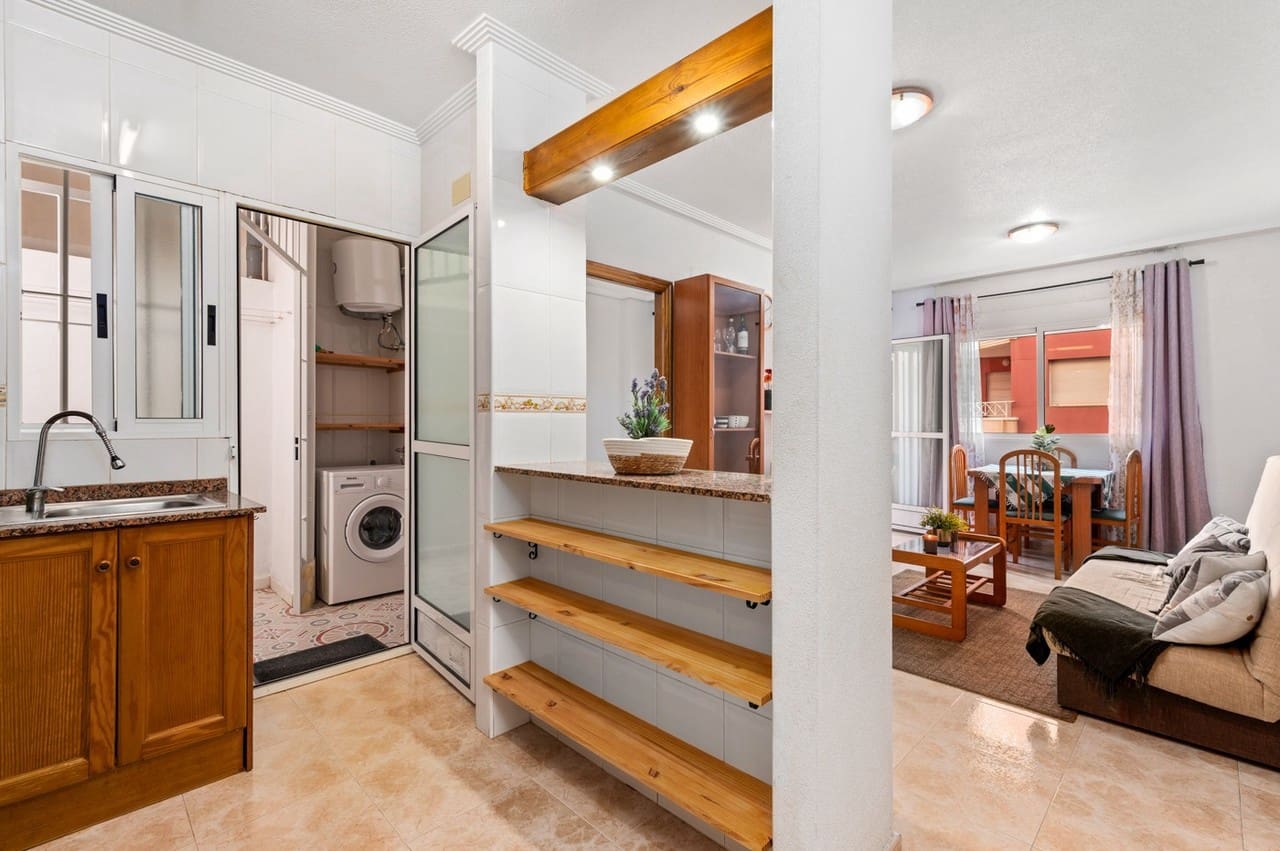 2 soverom Leilighet til salgs i Torrevieja - € 129 000 (Ref: 9406212)