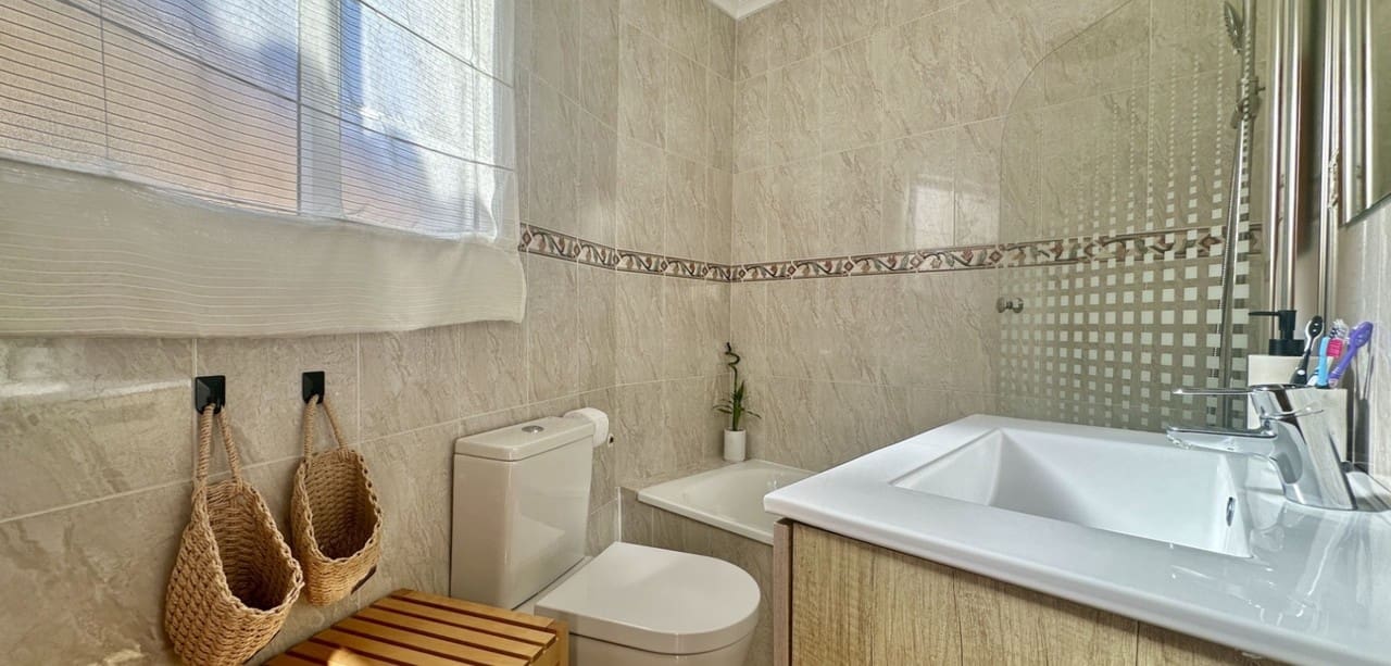 Casa de 3 habitaciones en Orihuela Costa en venta - 295.000 € (Ref: 9406213)