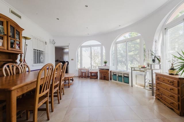 5 bedroom Villa for sale in El Molino, Torrevieja - € 449,000 (Ref: 9409191)