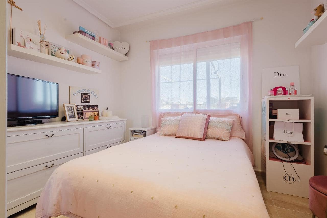 5 sypialnia Willa na sprzedaż w Torrevieja - 449 000 € (Ref: 9409191)