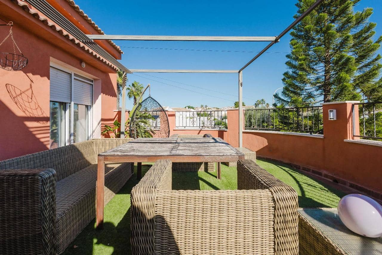 5 sypialnia Willa na sprzedaż w Torrevieja - 449 000 € (Ref: 9409191)