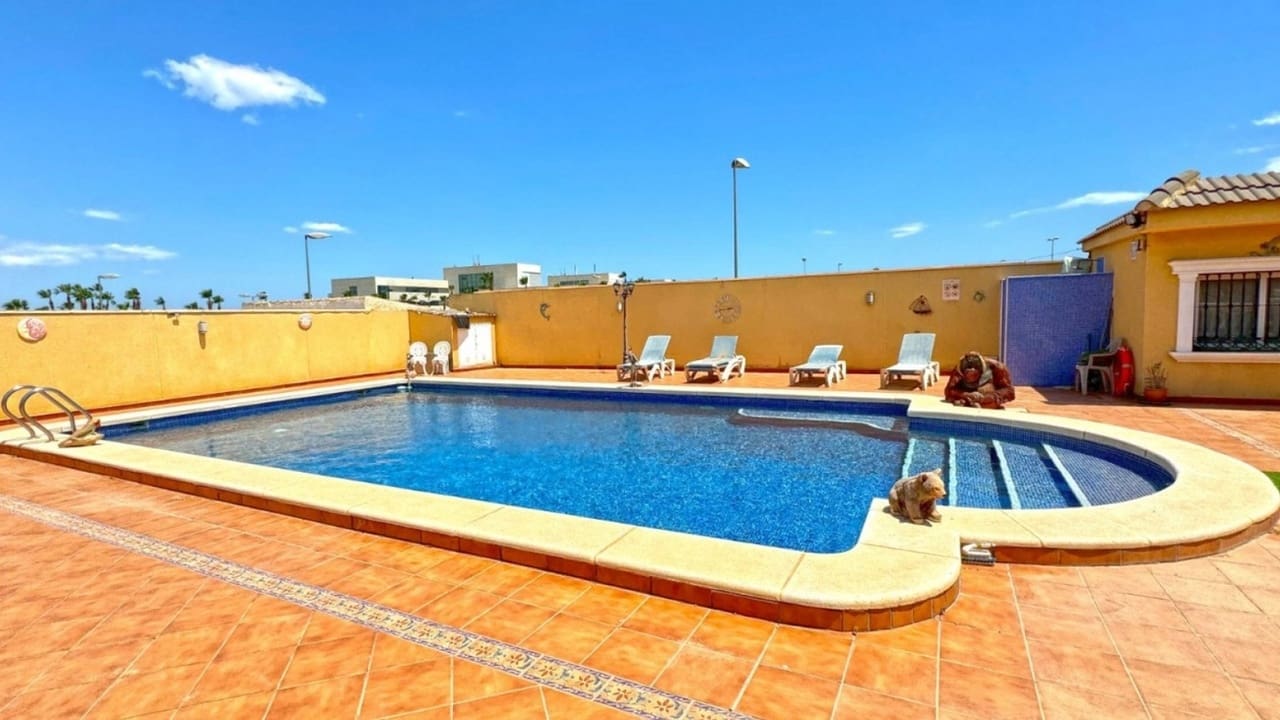 6 soverom Villa til salgs i Torrevieja - € 617 000 (Ref: 9409199)