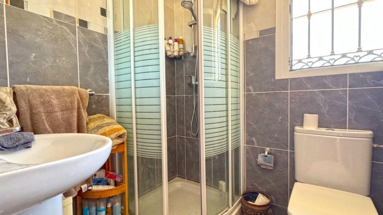 6 soverom Villa til salgs i Torrevieja - € 617 000 (Ref: 9409199)