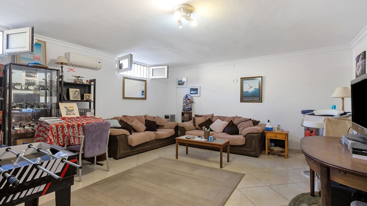 6 soverom Villa til salgs i Torrevieja - € 617 000 (Ref: 9409199)