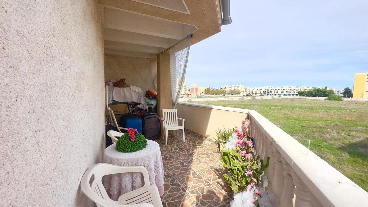 2 soveværelse Penthouse til salg i Torrevieja med swimmingpool - € 149.900 (Ref: 9410547)