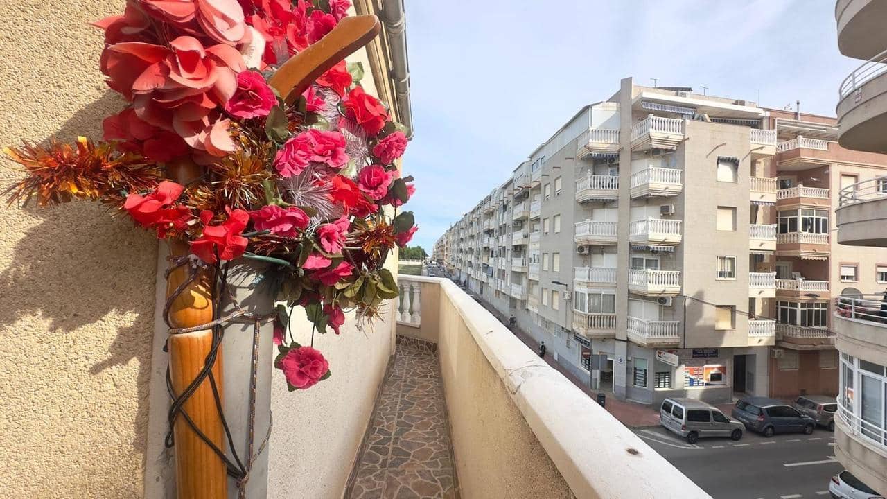 2 soveværelse Penthouse til salg i Torrevieja med swimmingpool - € 149.900 (Ref: 9410547)