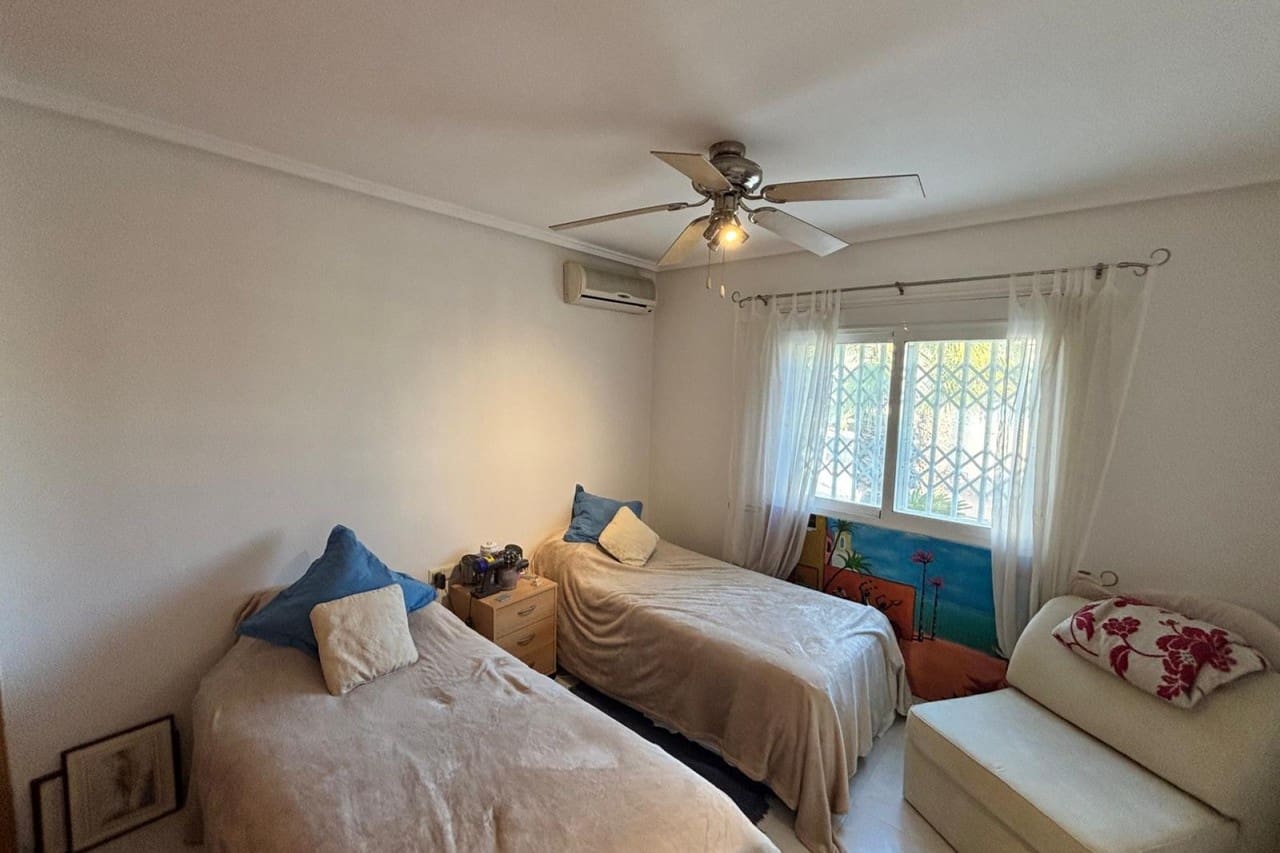 5 bedroom Villa for sale in Ciudad Quesada with pool - € 595,000 (Ref: 9410565)