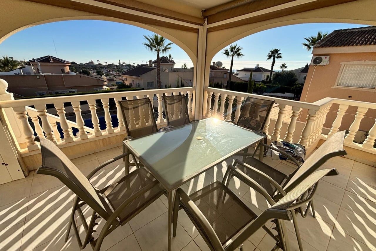 5 bedroom Villa for sale in Ciudad Quesada with pool - € 595,000 (Ref: 9410565)