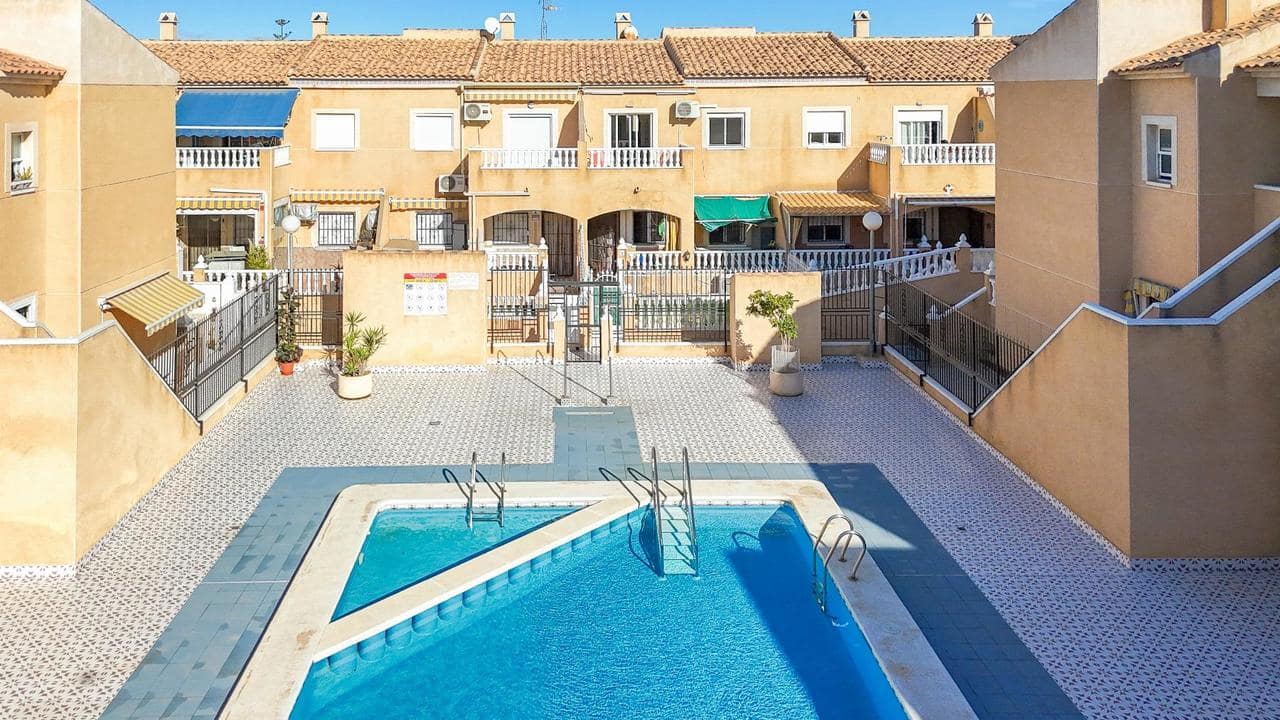 2 soveværelse Bungalow til salg i Torrevieja - € 139.900 (Ref: 9413595)