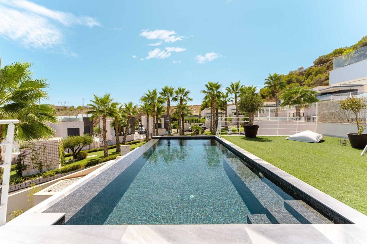 5 sypialnia Willa na sprzedaż w San Miguel de Salinas z basenem - 780 000 € (Ref: 9415402)