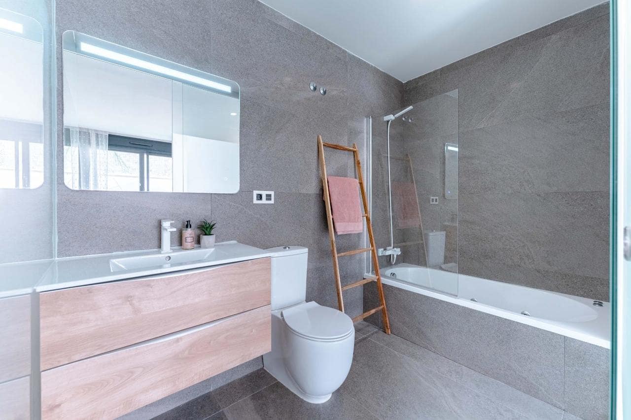 5 sypialnia Willa na sprzedaż w San Miguel de Salinas z basenem - 780 000 € (Ref: 9415402)