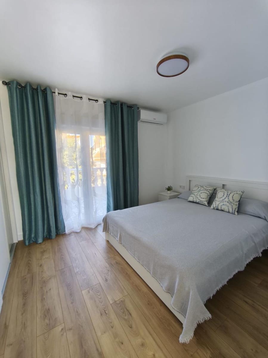 3 chambre Maison de Ville à vendre à Torrevieja avec piscine - 249 900 € (Ref: 9415410)