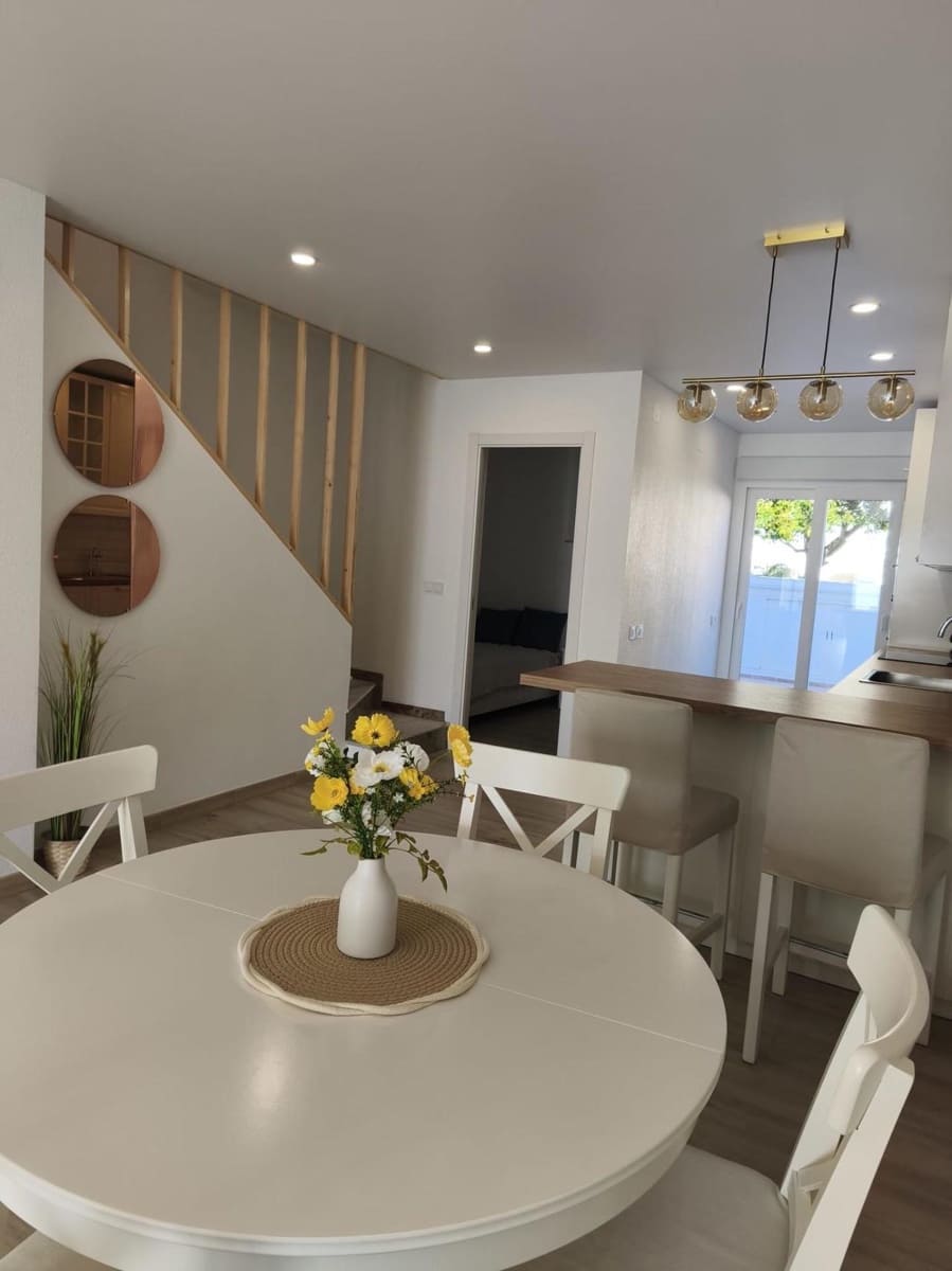 3 chambre Maison de Ville à vendre à Torrevieja avec piscine - 249 900 € (Ref: 9415410)