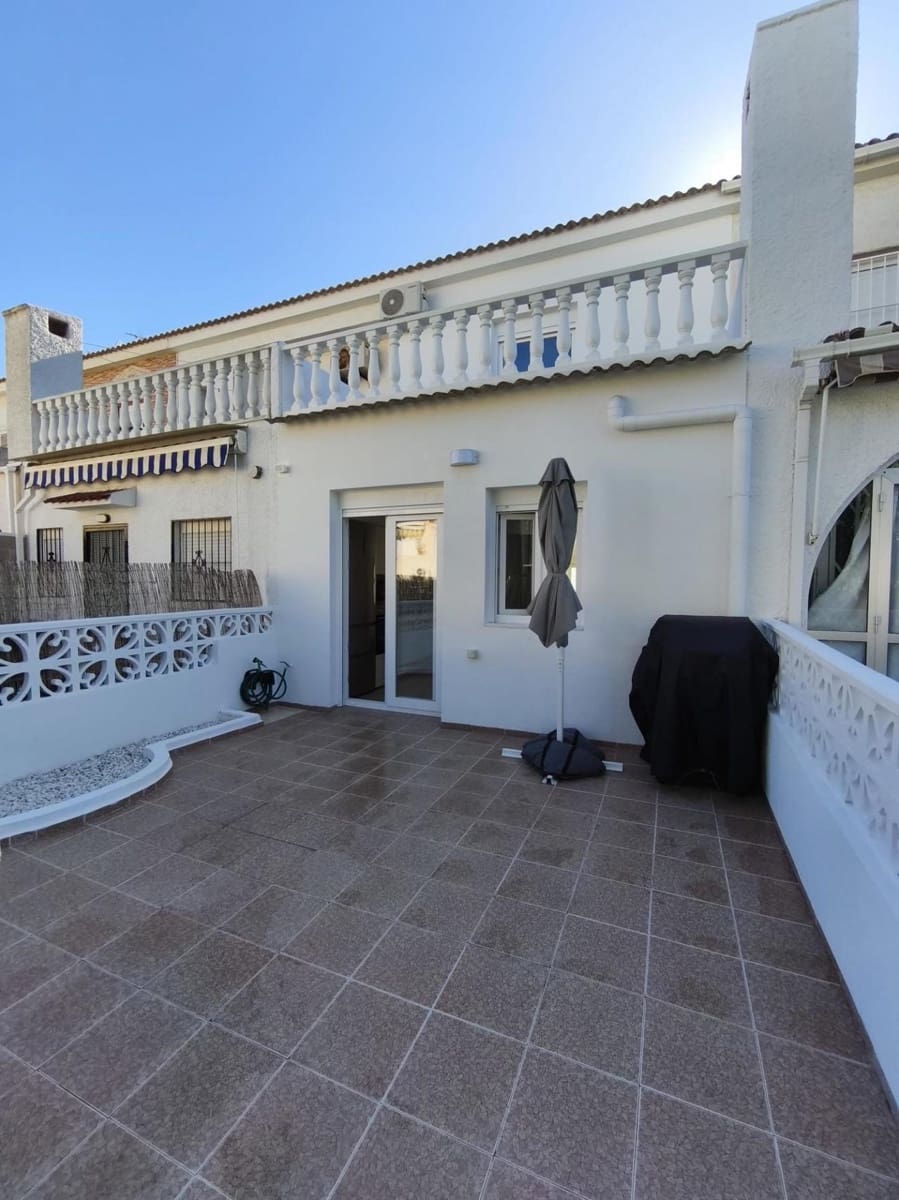 3 chambre Maison de Ville à vendre à Torrevieja avec piscine - 249 900 € (Ref: 9415410)