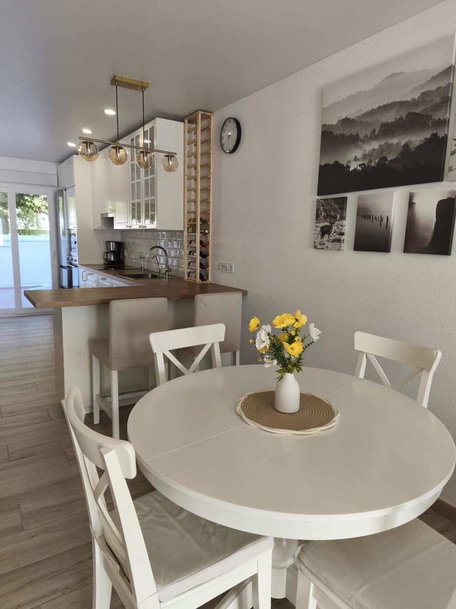 3 chambre Maison de Ville à vendre à Torrevieja avec piscine - 249 900 € (Ref: 9415410)