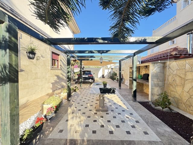 4 makuuhuone Huvila myytävänä paikassa Cabo Roig, Orihuela mukana uima-altaan - 1 700 000 € (Ref: 9418949)