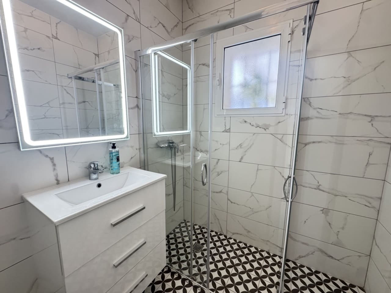 3 bedroom Villa for sale in Villamartin with pool - € 375,000 (Ref: 9418950)