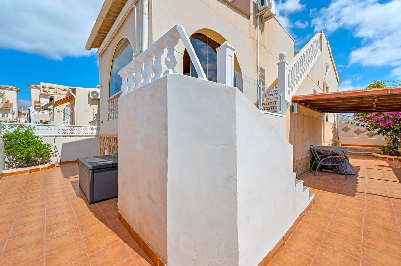 Casa de 2 habitaciones en Ciudad Quesada en venta con piscina - 195.000 € (Ref: 9418960)