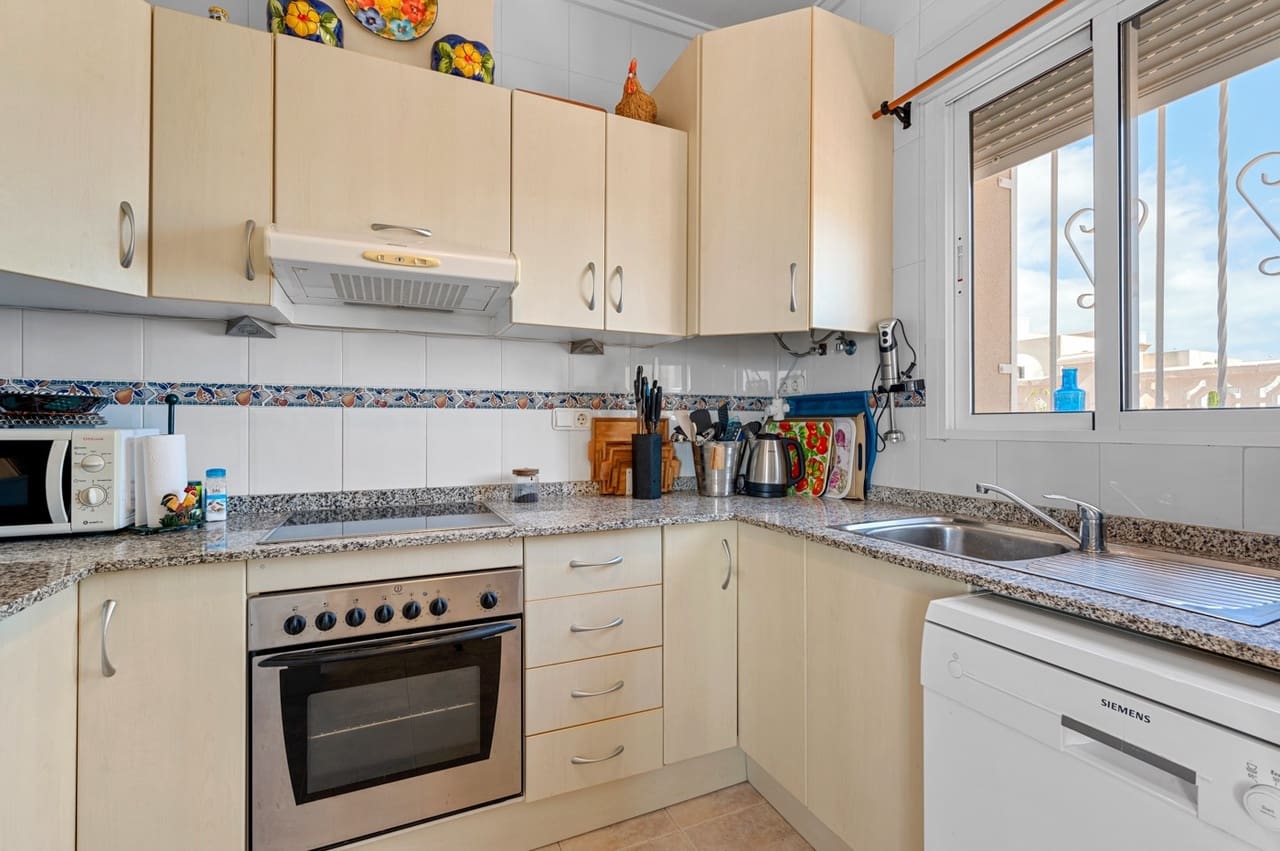 Casa de 2 habitaciones en Ciudad Quesada en venta con piscina - 195.000 € (Ref: 9418960)