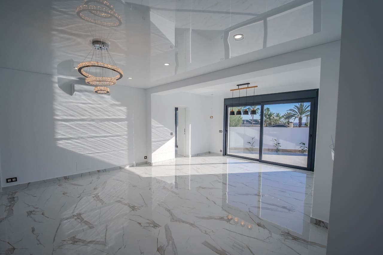 Chalet de 4 habitaciones en Ciudad Quesada en venta con piscina - 849.000 € (Ref: 9421842)