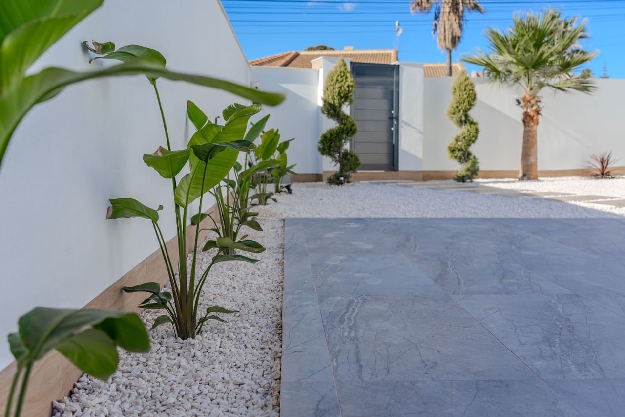 Chalet de 4 habitaciones en Ciudad Quesada en venta con piscina - 849.000 € (Ref: 9421842)