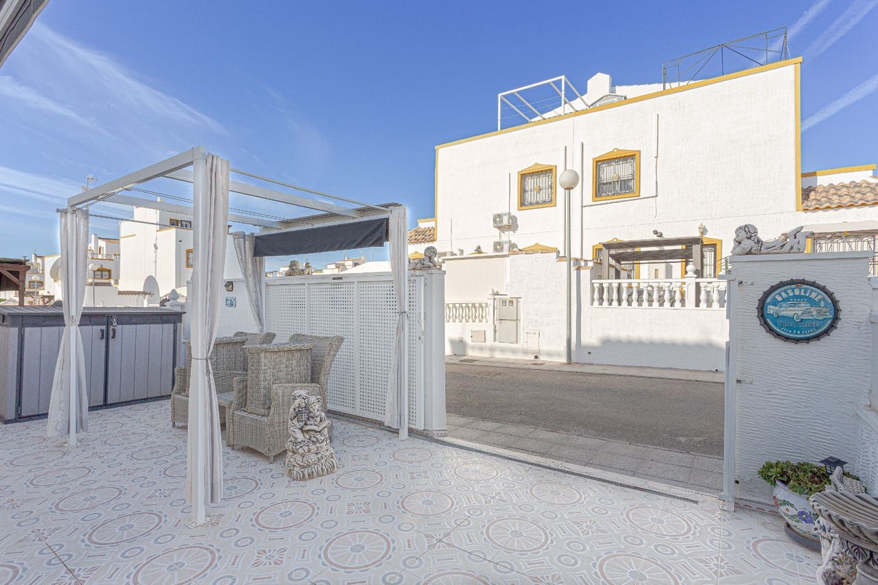 Chalet de 3 habitaciones en Orihuela Costa en venta - 185.000 € (Ref: 9421844)