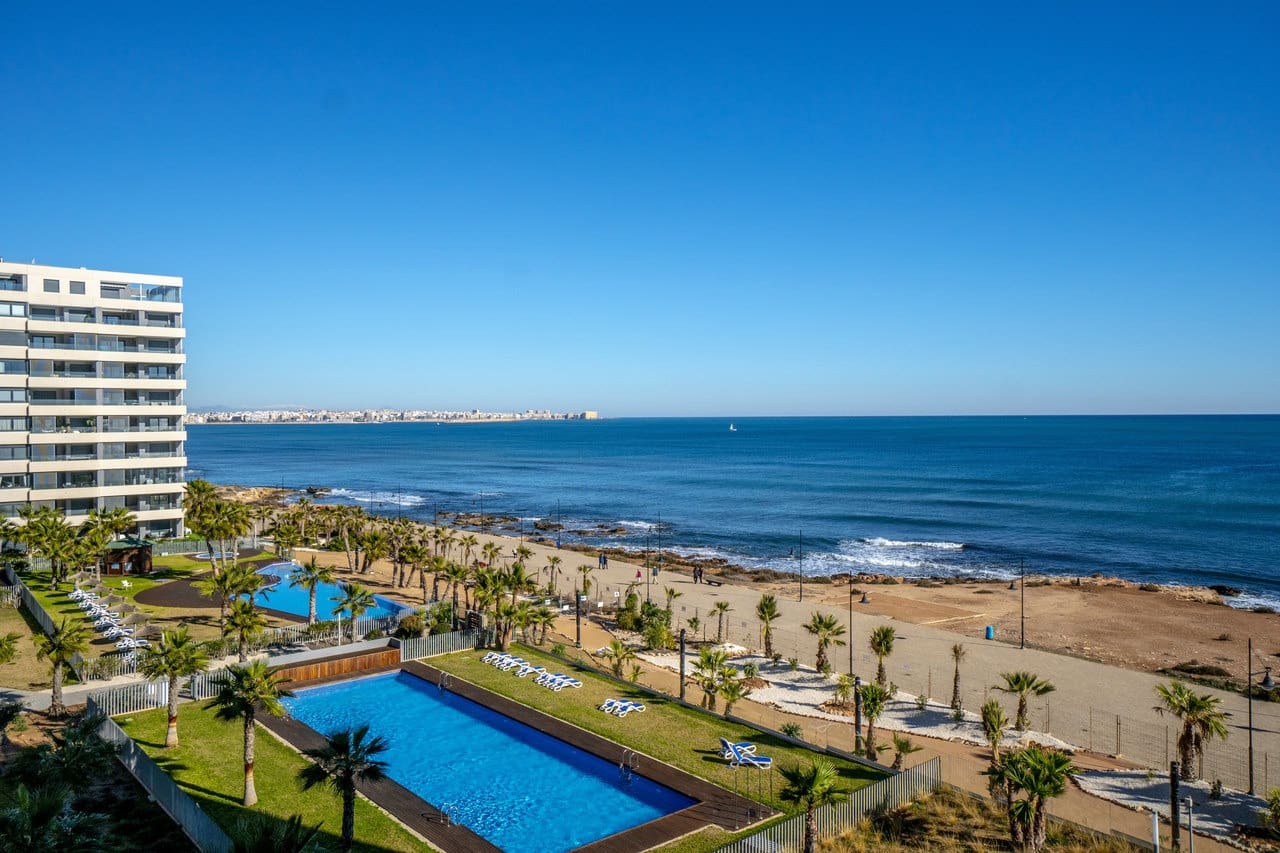 2 bedroom Apartment for sale in Torrevieja - € 475,000 (Ref: 9421846)