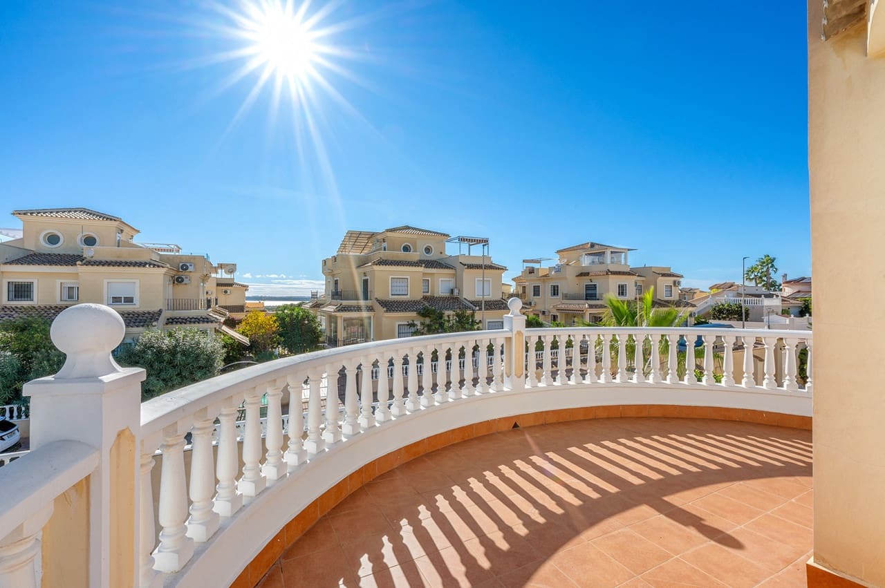 4 sovrum Villa till salu i Rojales - 375 000 € (Ref: 9424269)