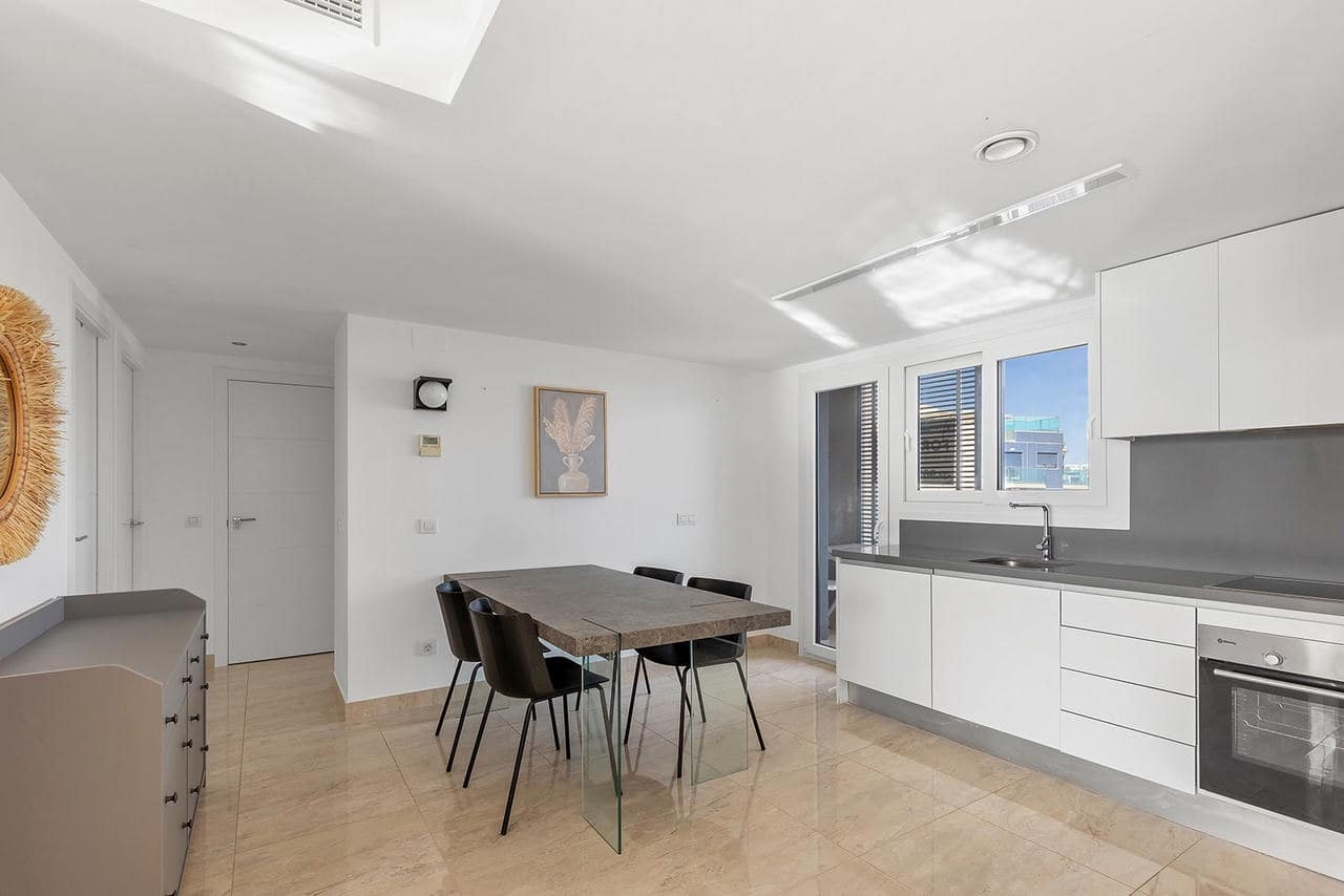 3 makuuhuone Kattohuoneisto myytävänä paikassa Torrevieja - 765 000 € (Ref: 9425668)