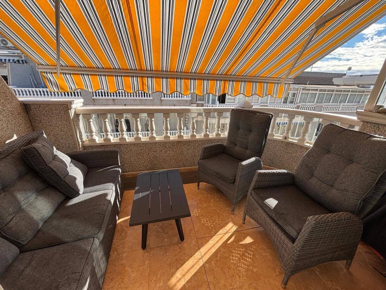 3 Zimmer Apartment zu verkaufen in Torrevieja - 235.000 € (Ref: 9425674)